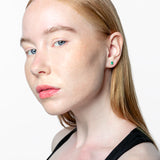 Pendientes con piedra talla oval y diamantes con garra antigua