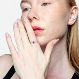 Sortija con zafiro talla pera