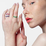 Media alianza con piedra de color y brillantes