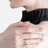 Sortija zafiro con orla de brillantes