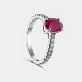 Sortija con rubí talla oval 8x6