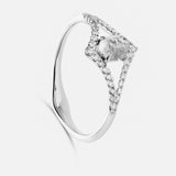 Sortija de oro blanco con diamante gris en bruto