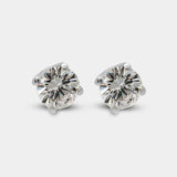 Pendientes con diamantes talla brillante engastados en garras