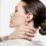 Sortija piedra central 6x4 con orla de diamantes