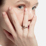 Sortija diamantes marrones