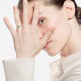 Sortija piedra de color y diamantes talla pera