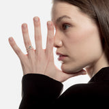 Sortija doble con esmeralda talla pera